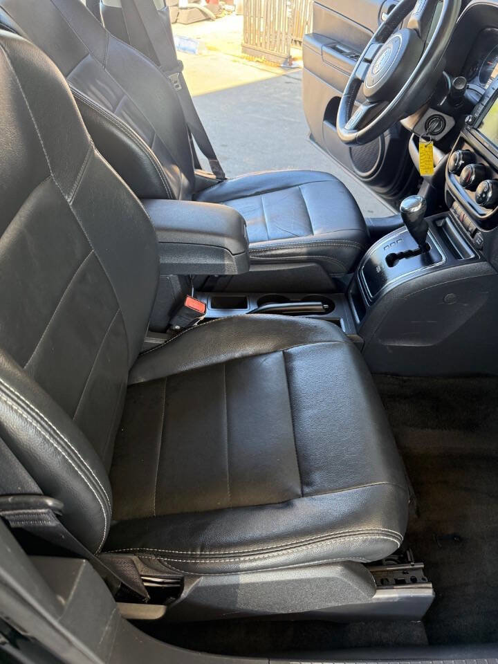Used 2016 Jeep Patriot High Altitude FWD image 15