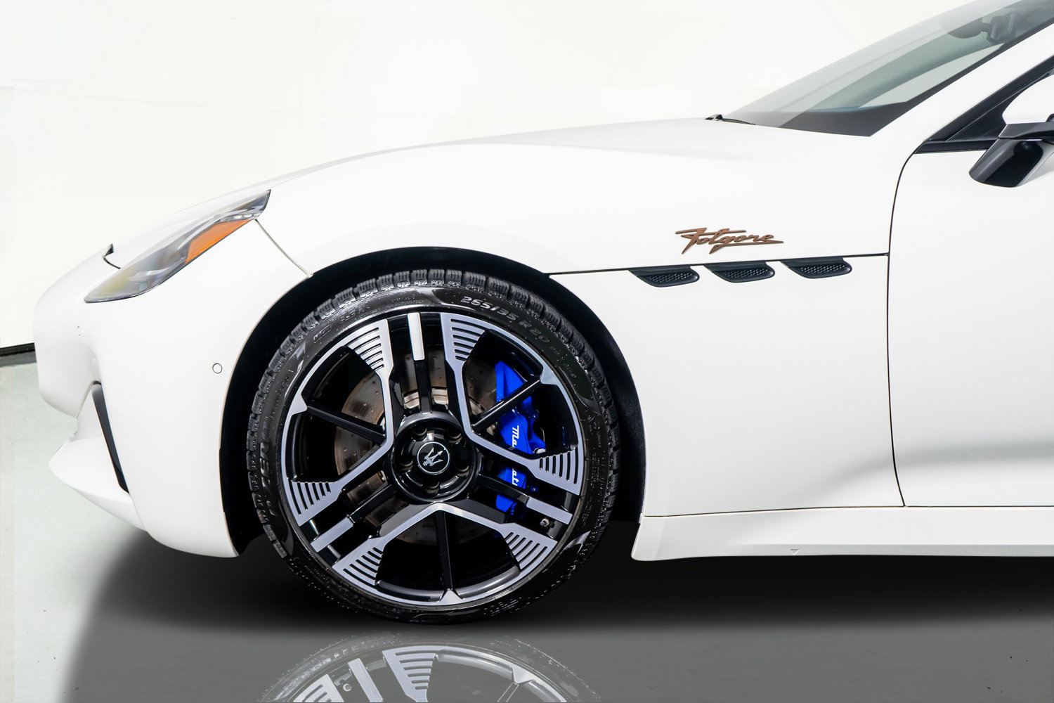 Used 2024 Maserati GranTurismo Folgore image 19