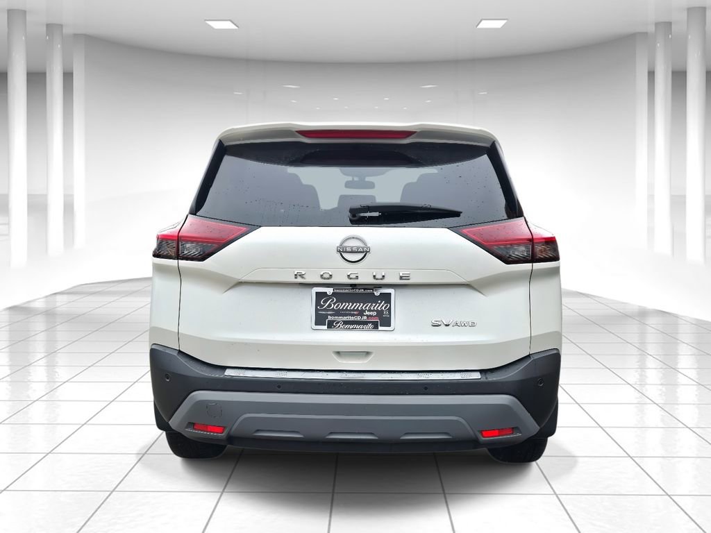 Used 2023 Nissan Rogue SV image 4