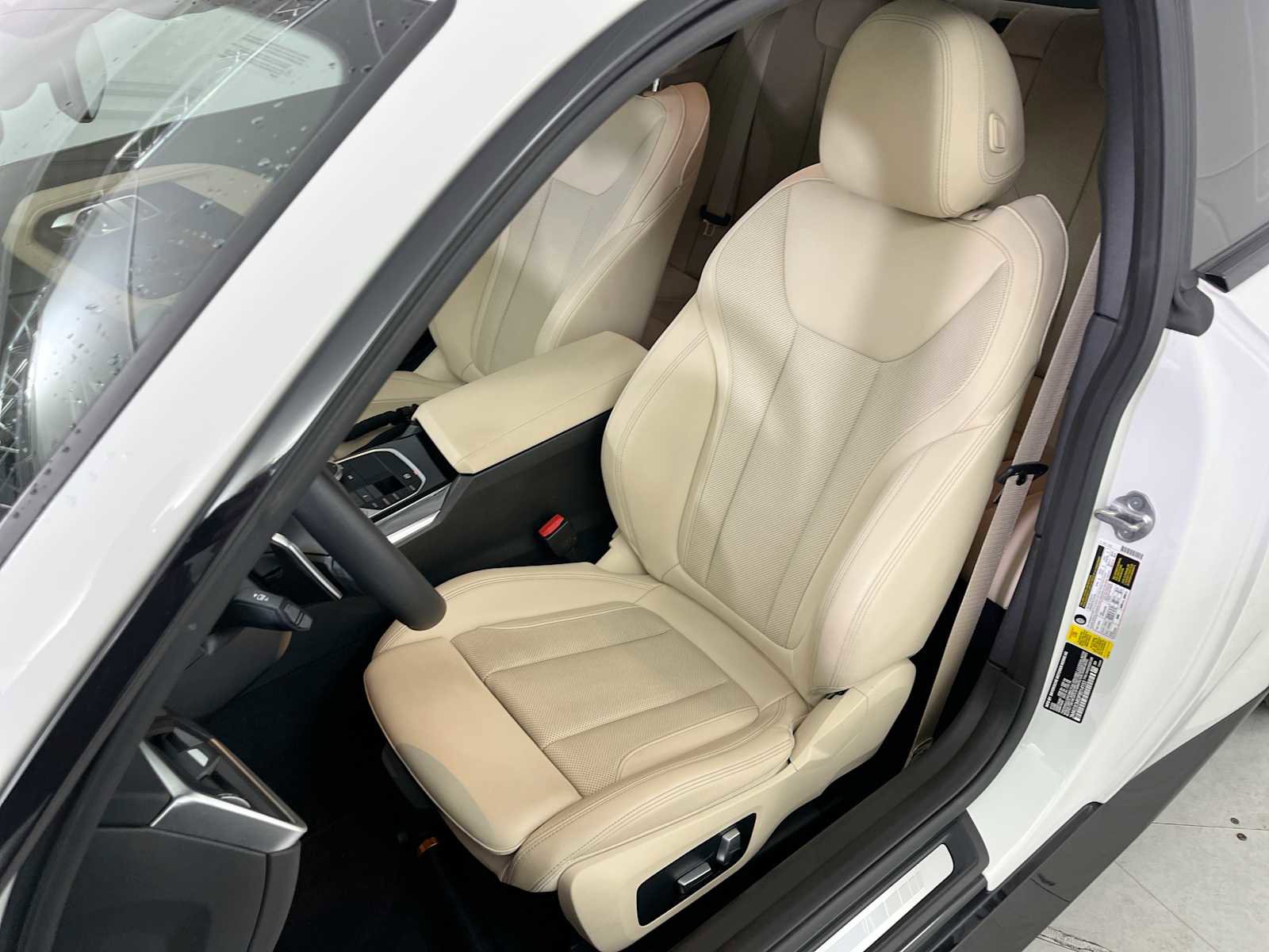 Used 2023 BMW 230i 230i w/ M Sport Package image 13