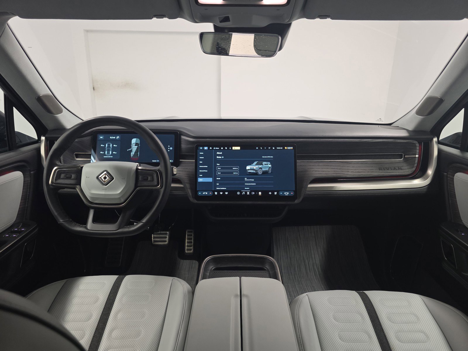 Used 2023 Rivian R1S Adventure AWD/4WD image 27