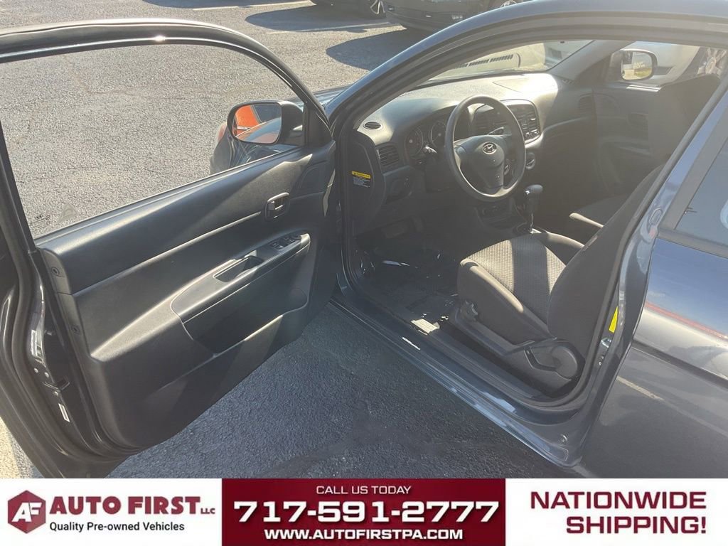 Used 2011 Hyundai Accent GS w/ Premium Pkg 3 FWD image 4