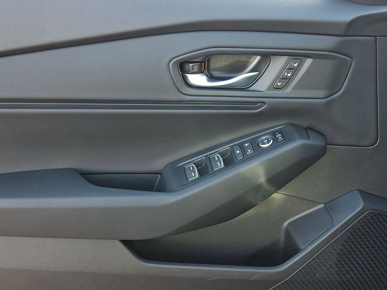 Used 2025 Honda Accord EX-L image 13