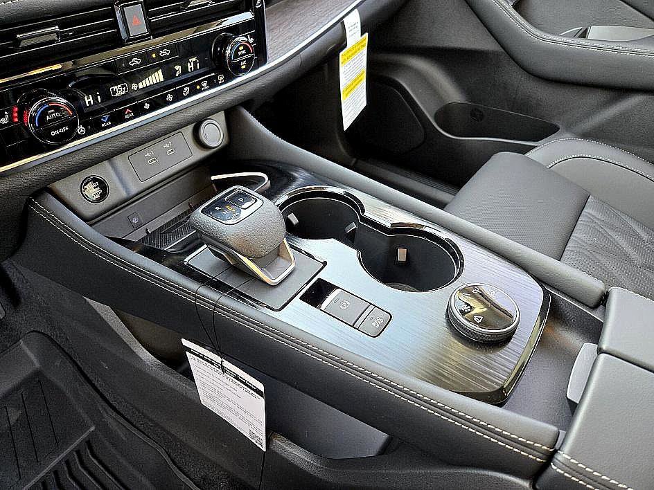 New 2026 Nissan Rogue Platinum image 16