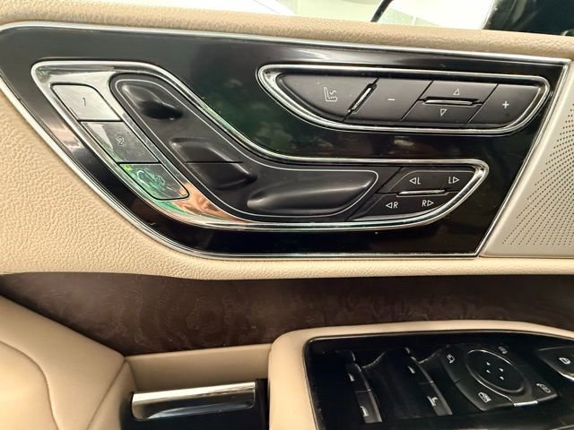 Used 2019 Lincoln Navigator L Reserve image 18