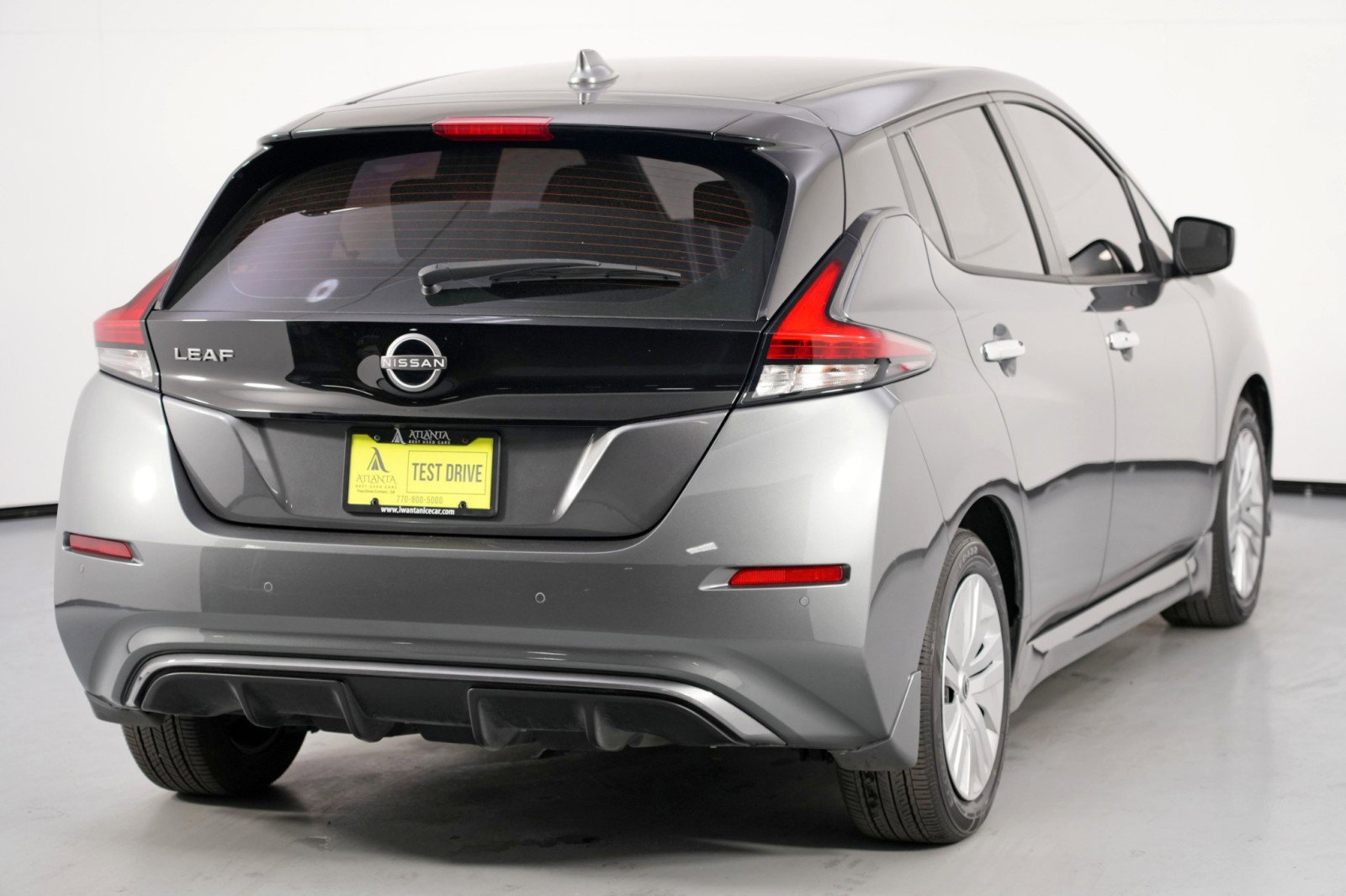Used 2025 Nissan Leaf S image 44