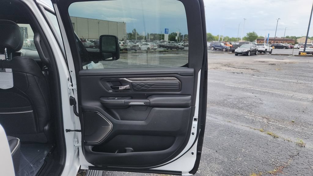 New 2027 RAM 1500 Limited w/ Night Edition AWD/4WD image 11