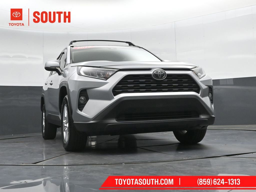 Used 2019 Toyota RAV4 XLE w/ Carpet Mat Package AWD/4WD image 39