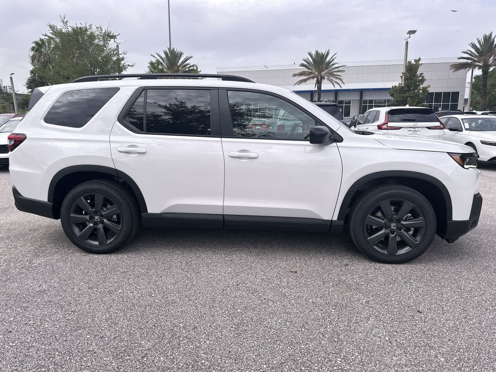 New 2026 Honda Pilot Sport image 7