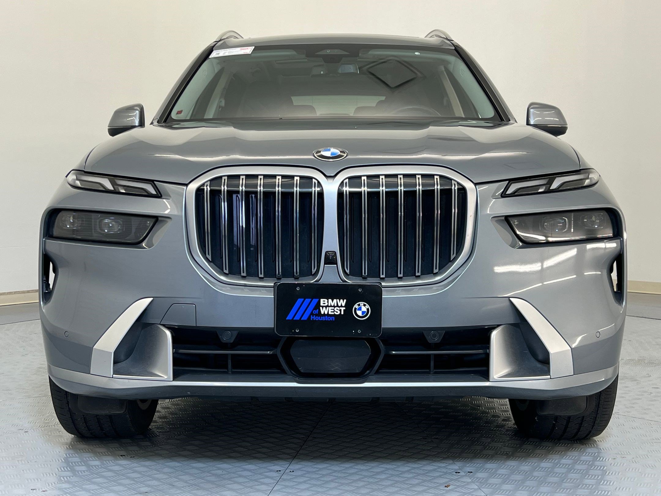 Used 2025 BMW X7 xDrive40i w/ Premium Package image 6