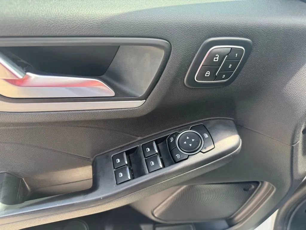 Used 2024 Ford Escape Platinum AWD/4WD image 12