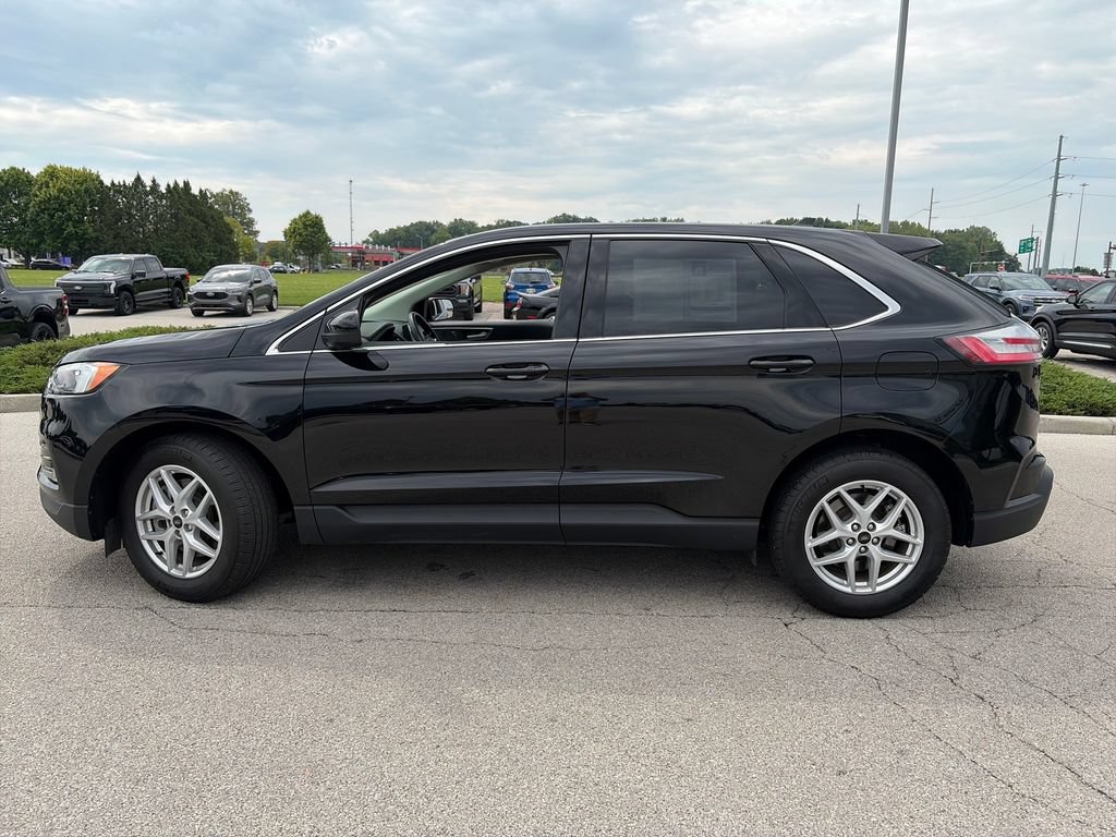 Used 2024 Ford Edge SEL w/ Convenience Package AWD/4WD image 4