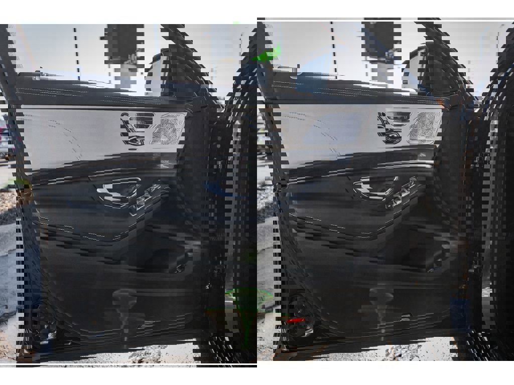 Used 2018 Mercedes-Benz S 560 4MATIC Sedan image 6