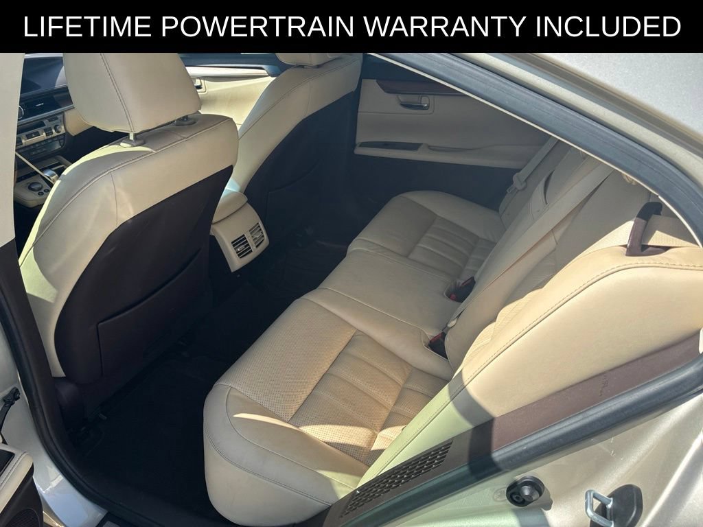 Used 2016 Lexus ES 300h w/ Luxury Package w/Wood Trim FWD image 11