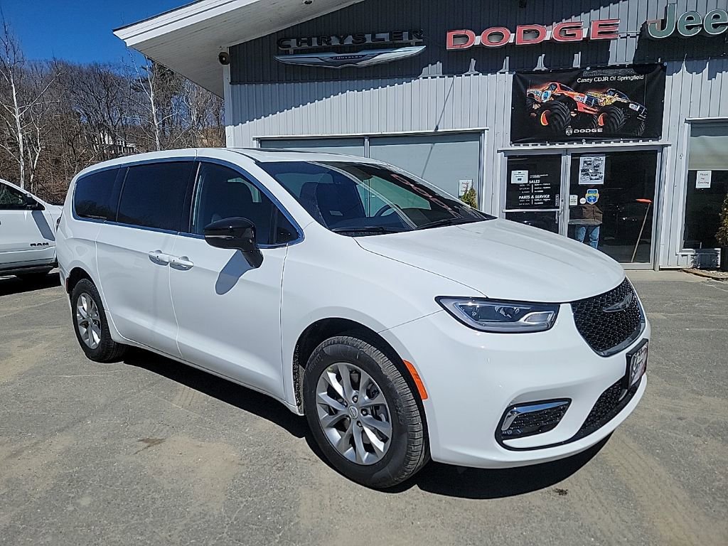 New 2026 Chrysler Pacifica Select image 1