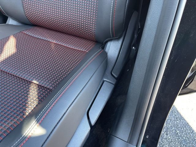 New 2025 Nissan Kicks SR image 16