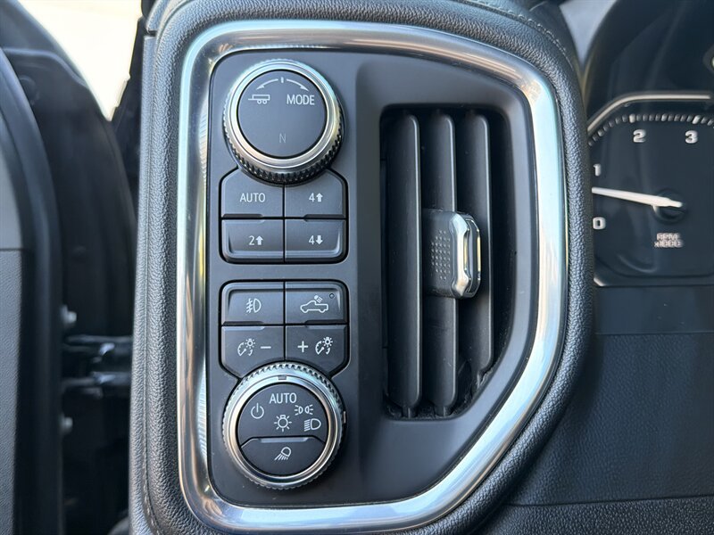 Used 2020 GMC Sierra 2500 Denali AWD/4WD image 31