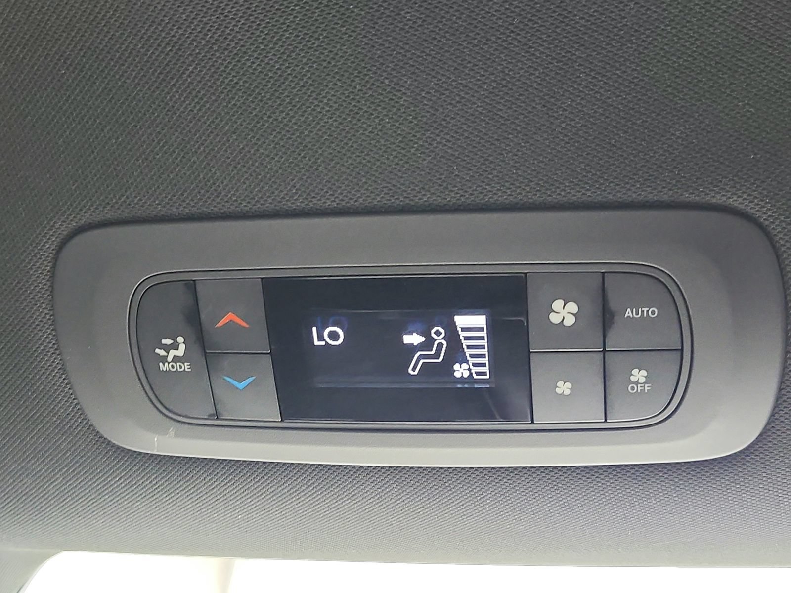 Used 2025 Chrysler Pacifica Select FWD image 41