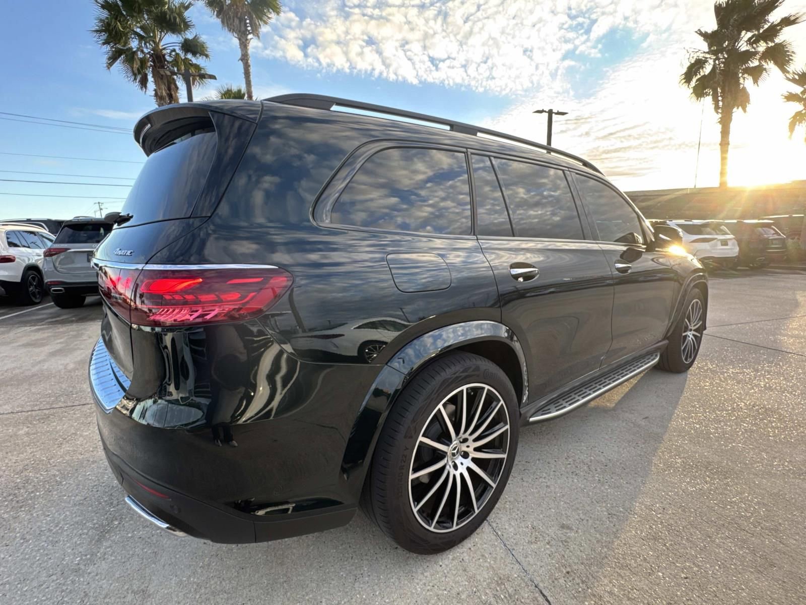 Used 2025 Mercedes-Benz GLS 450 4MATIC image 5