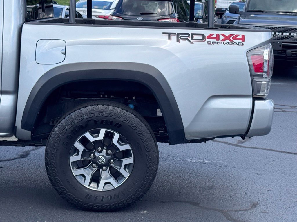 Used 2023 Toyota Tacoma TRD Off-Road w/ Technology Package AWD/4WD image 35