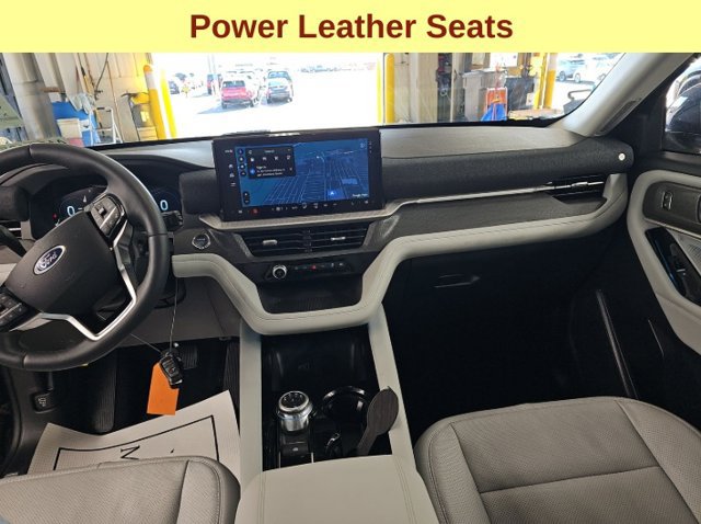 Used 2026 Ford Explorer Platinum w/ LUX Leather Package AWD/4WD image 13