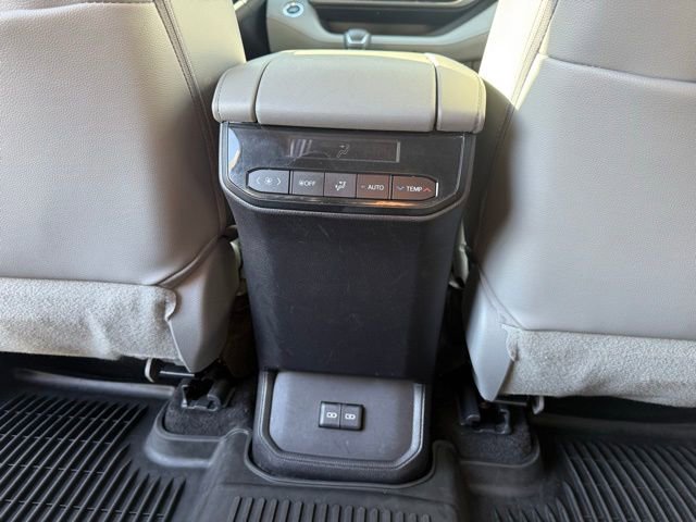 Used 2023 Toyota Highlander XLE image 26