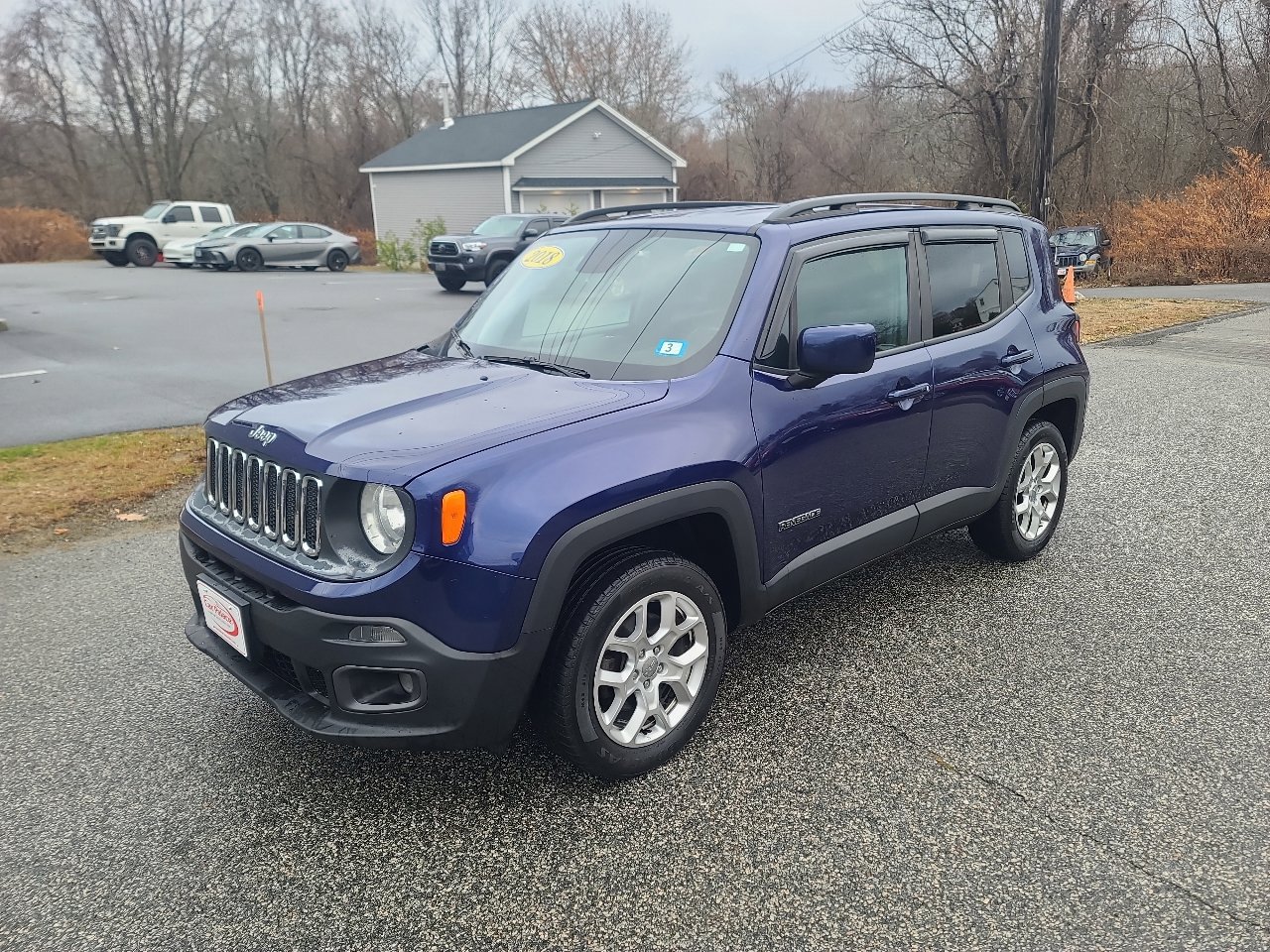 Used 2018 Jeep Renegade Latitude w/ Cold Weather Group image 3