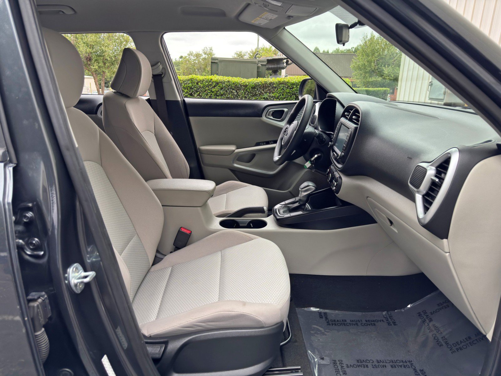 Used 2020 Kia Soul LX FWD image 14