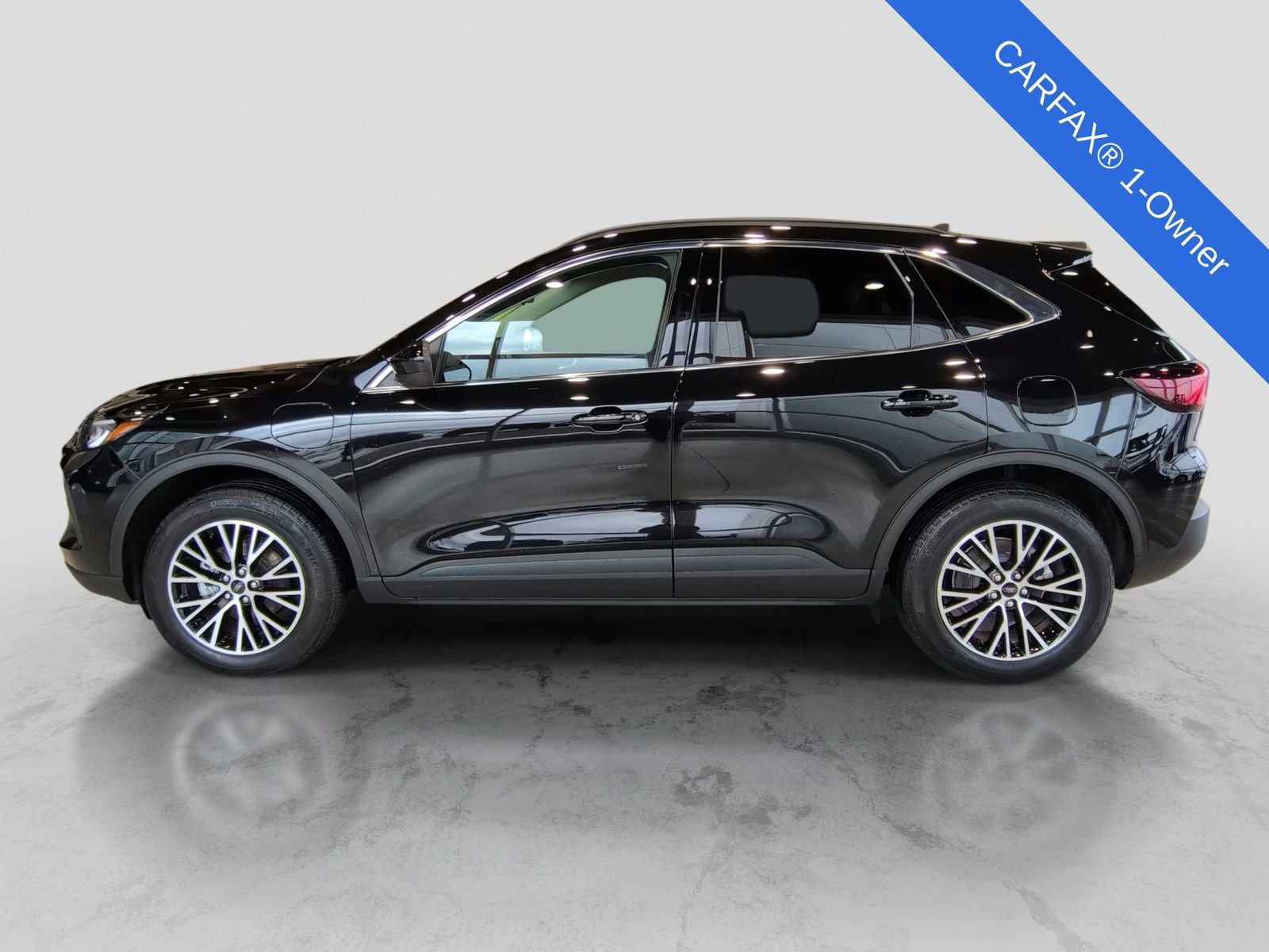 Used 2025 Ford Escape SE image 3