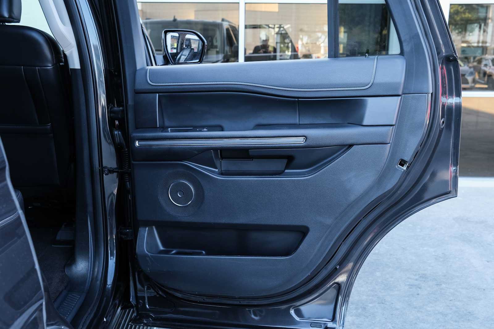 Used 2023 Ford Expedition XLT RWD image 40