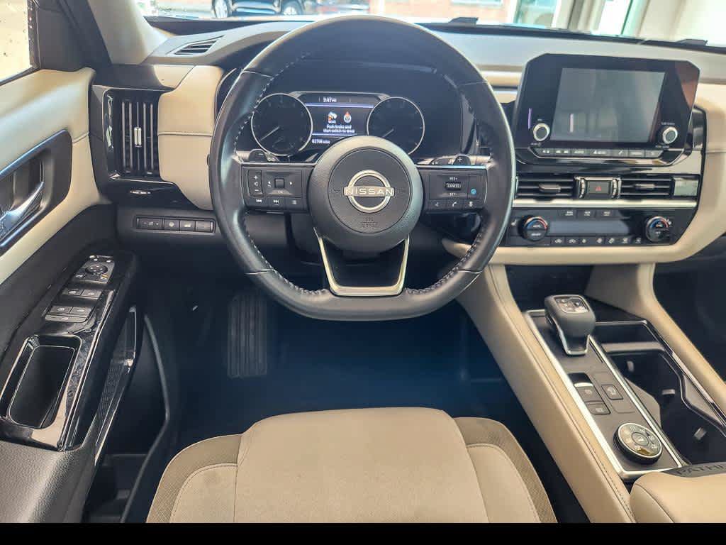 Used 2022 Nissan Pathfinder SV w/ SV Premium Package AWD/4WD image 14