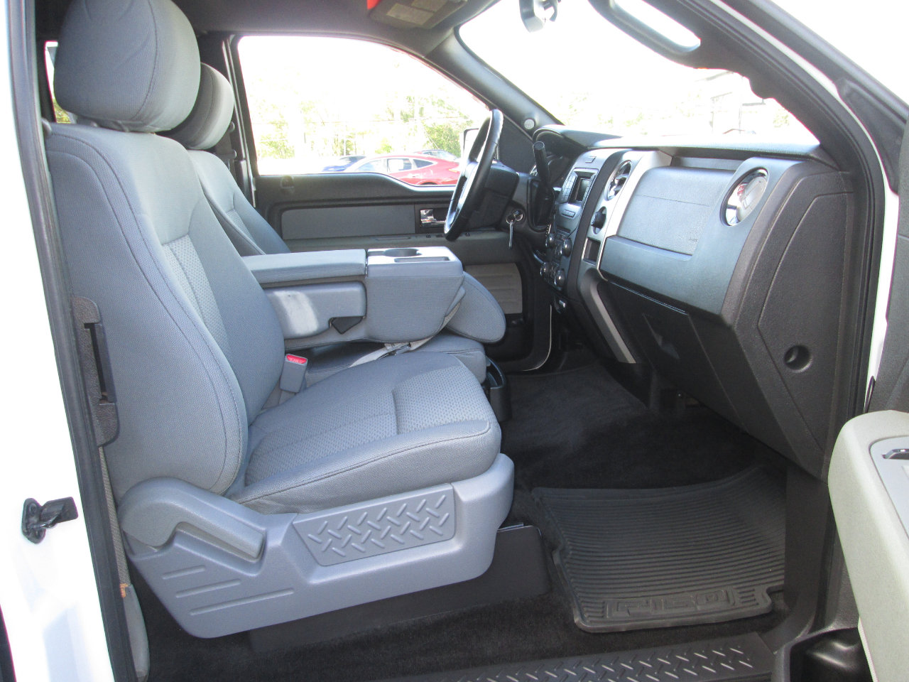 Used 2013 Ford F150 XLT w/ XLT Chrome Pkg image 36