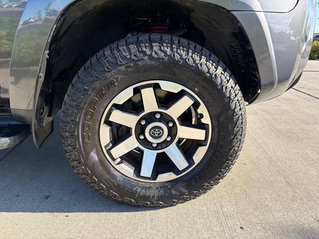 Used 2020 Toyota 4Runner TRD Pro AWD/4WD image 9