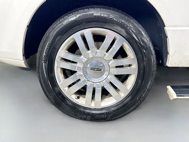 Used 2013 Lincoln Navigator 4WD w/ HD Trailer Tow Pkg image 37