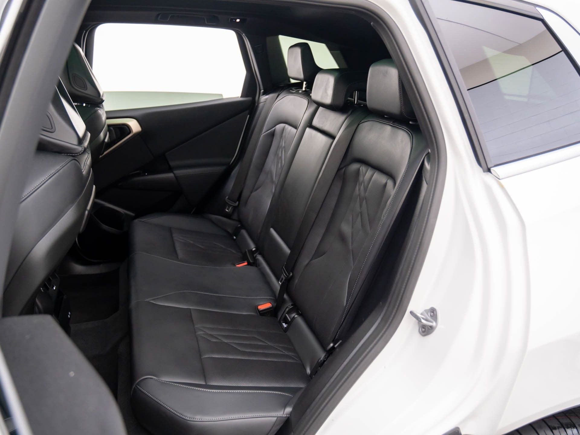 Certified 2025 BMW X3 xDrive30i w/ Premium Package image 17