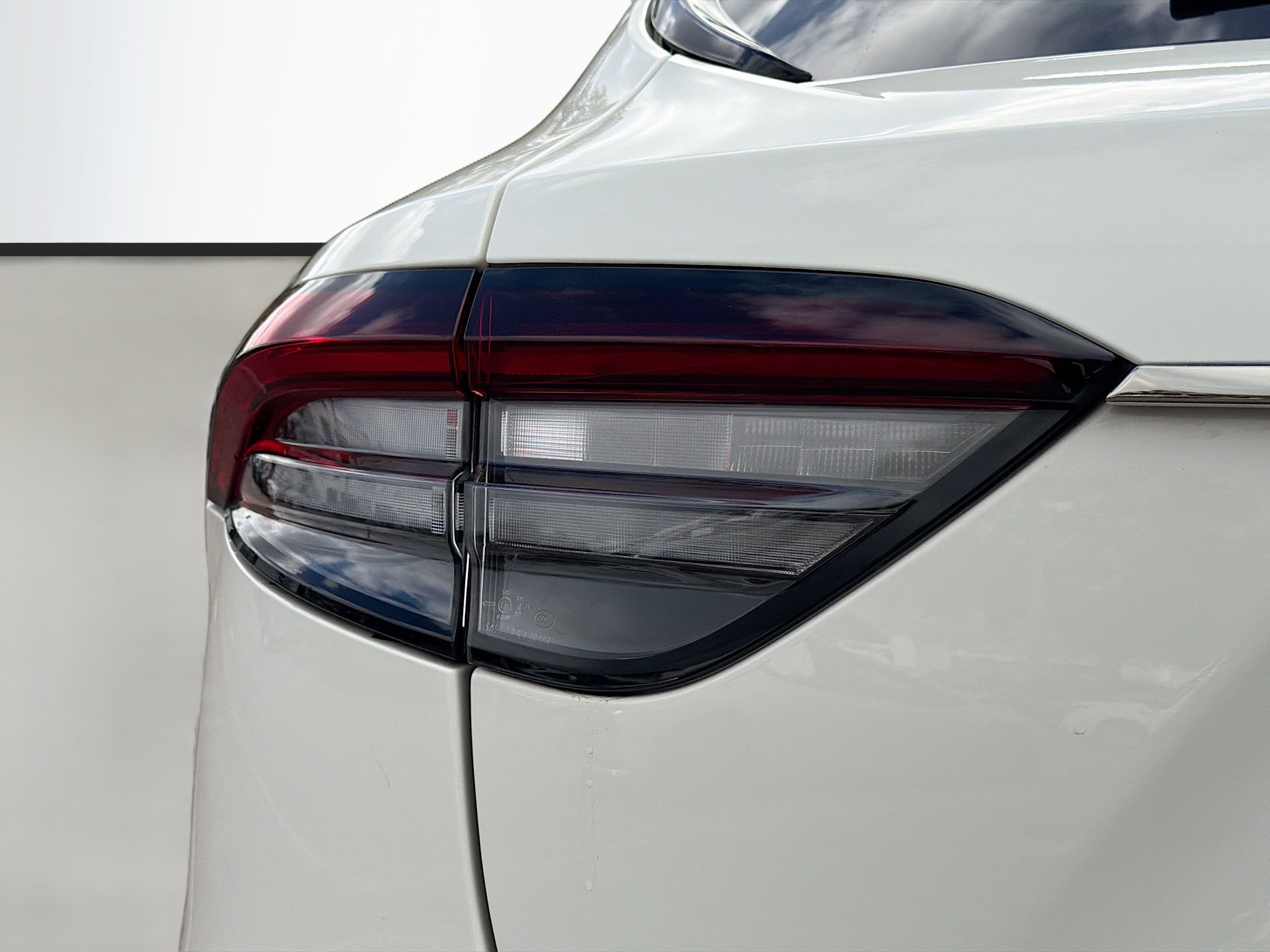 Certified 2023 Maserati Levante Modena image 10