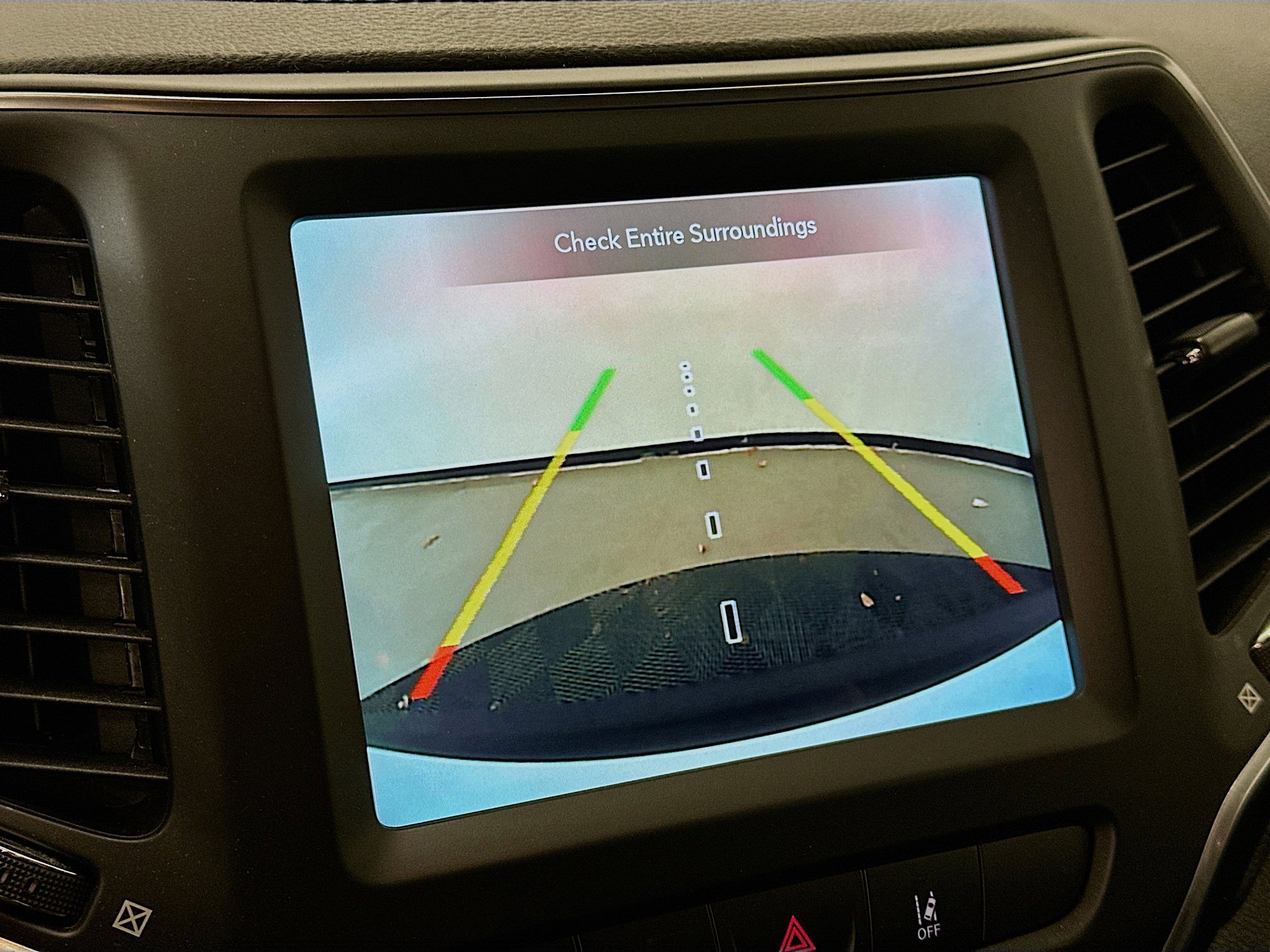 Used 2023 Jeep Cherokee Altitude Lux image 23