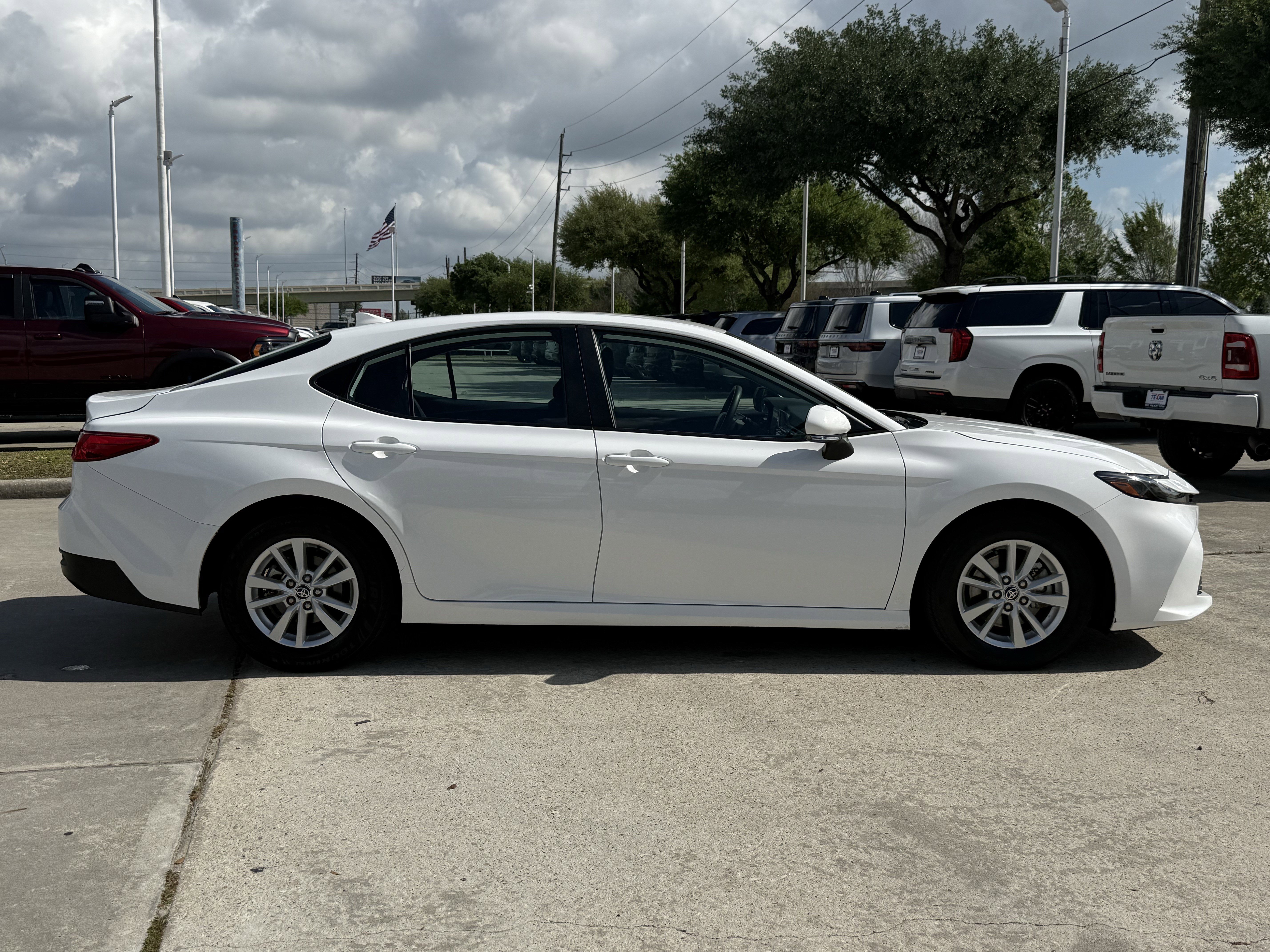 Used 2025 Toyota Camry LE FWD image 3