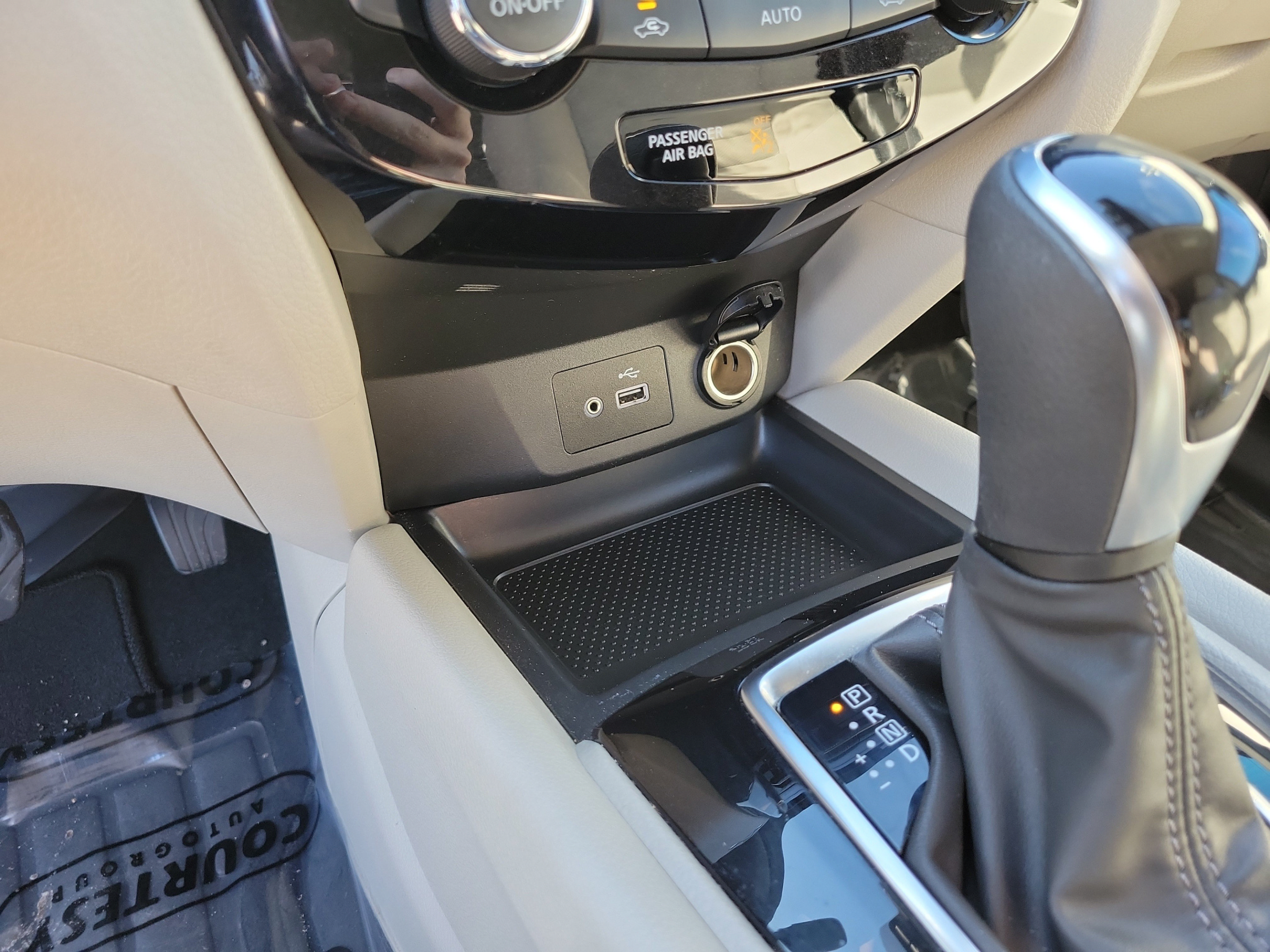 Used 2020 Nissan Rogue Sport SV FWD image 20