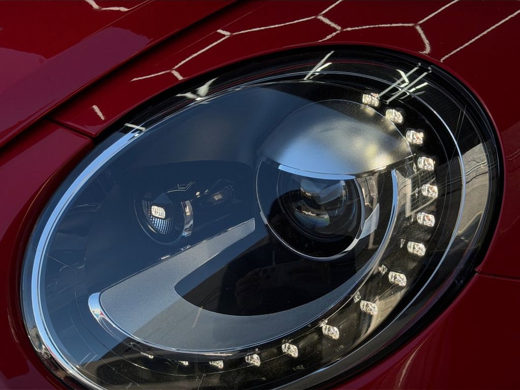 Used 2014 Volkswagen Beetle R-Line image 15