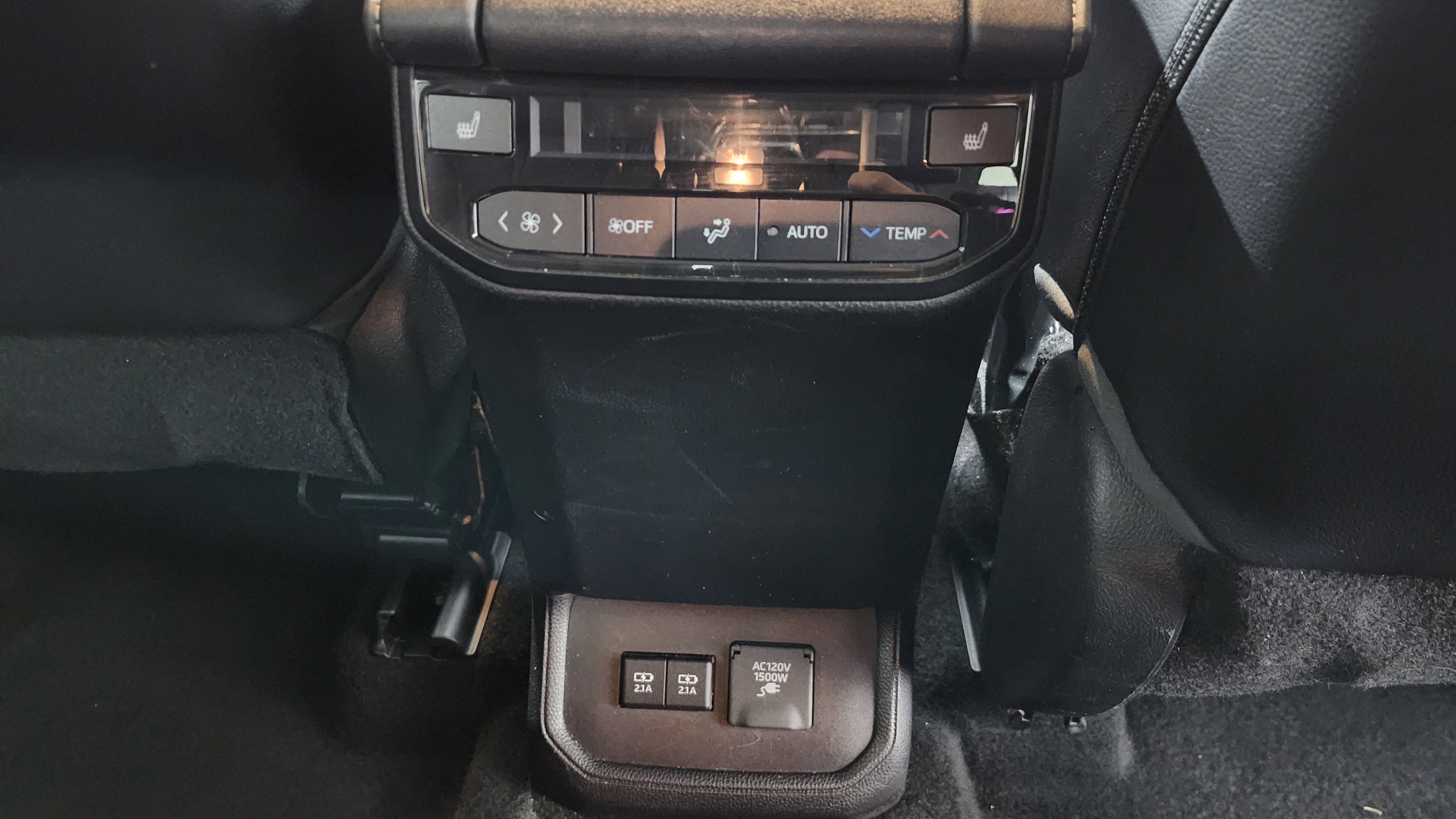 Used 2021 Toyota Highlander Platinum image 25