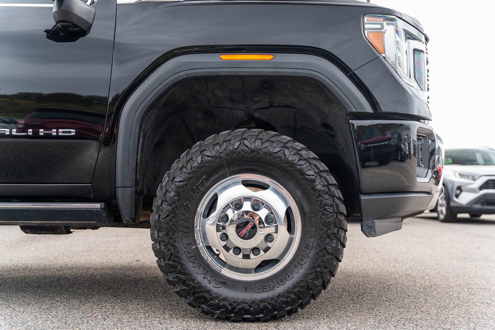 Used 2021 GMC Sierra 3500 Denali w/ Denali Ultimate Package image 9