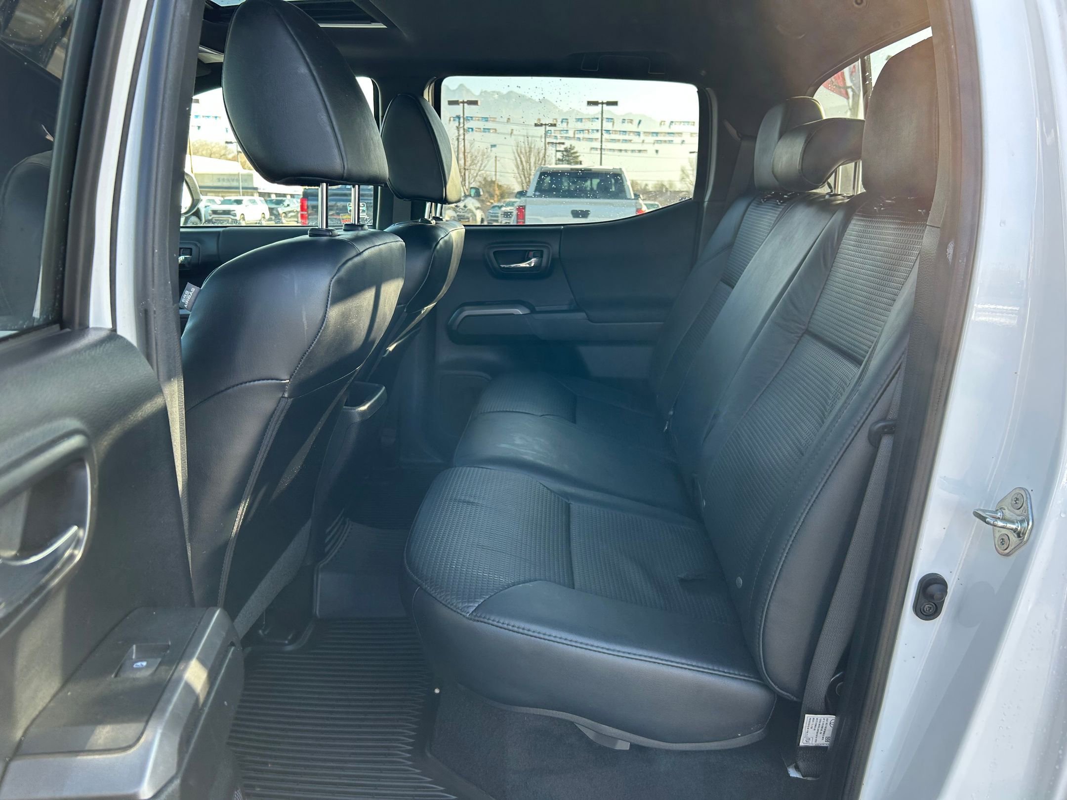 Used 2018 Toyota Tacoma TRD Off-Road image 24