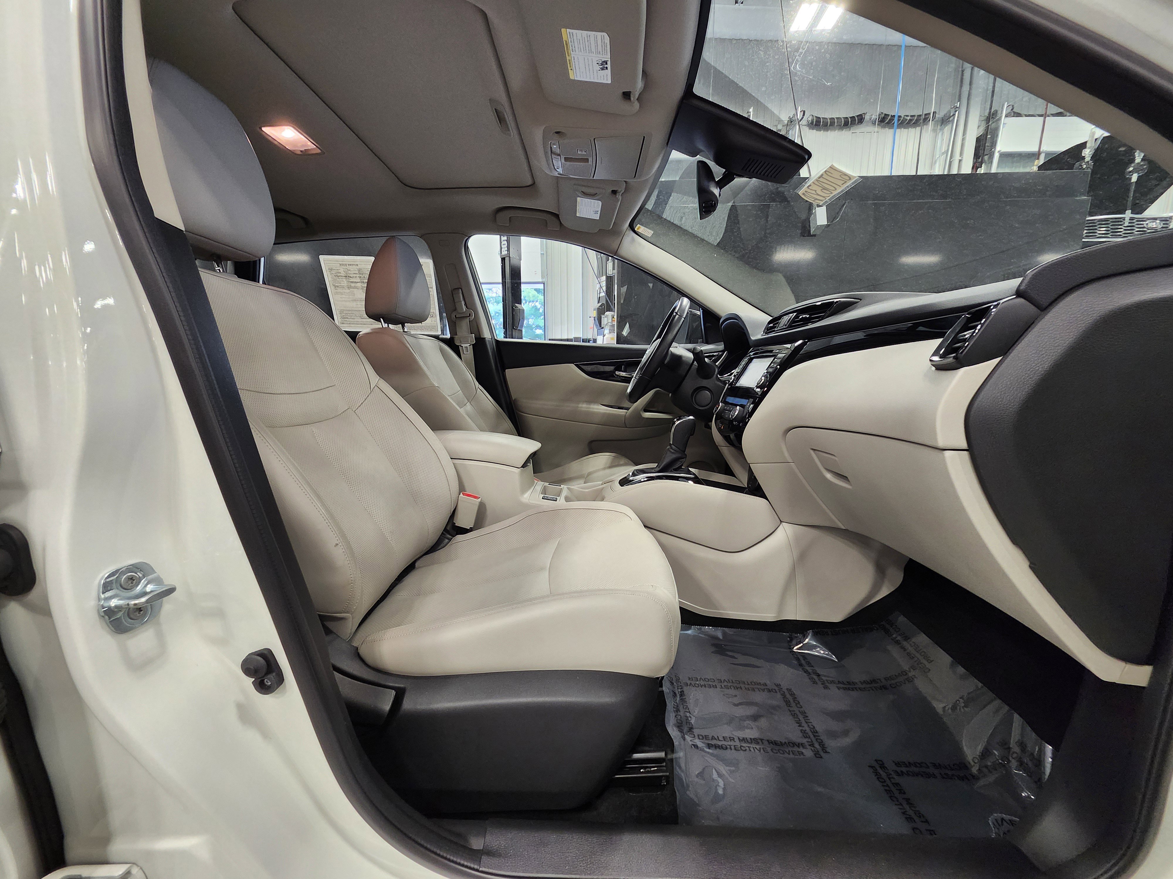 Used 2018 Nissan Rogue Sport SL w/ SL Premium Package image 23