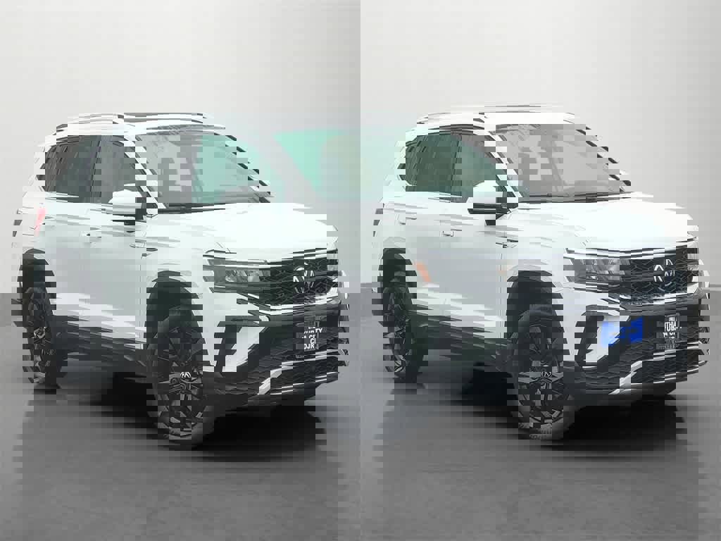 Used 2022 Volkswagen Taos SE w/ Panoramic Sunroof Package image 8