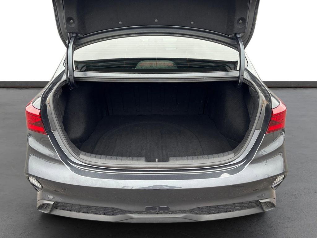 Used 2023 Kia Forte LX image 24