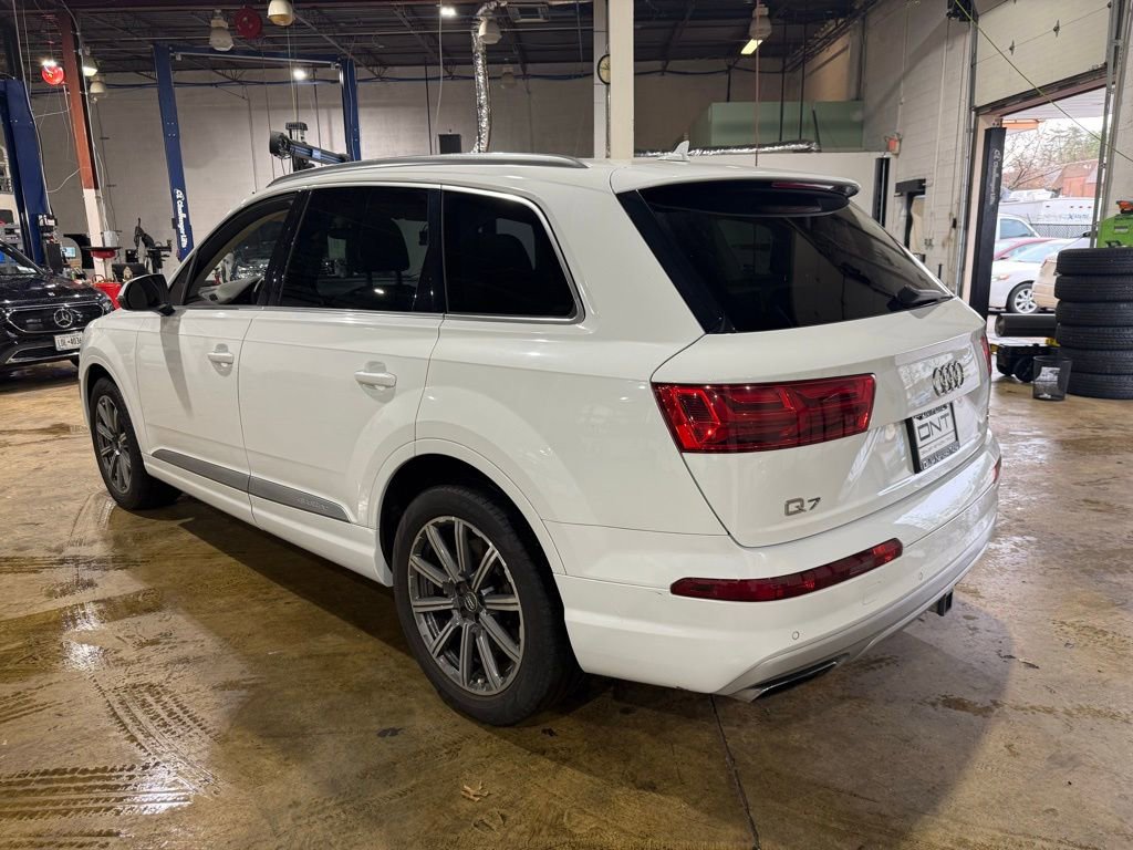 Used 2017 Audi Q7 3.0T Premium image 4