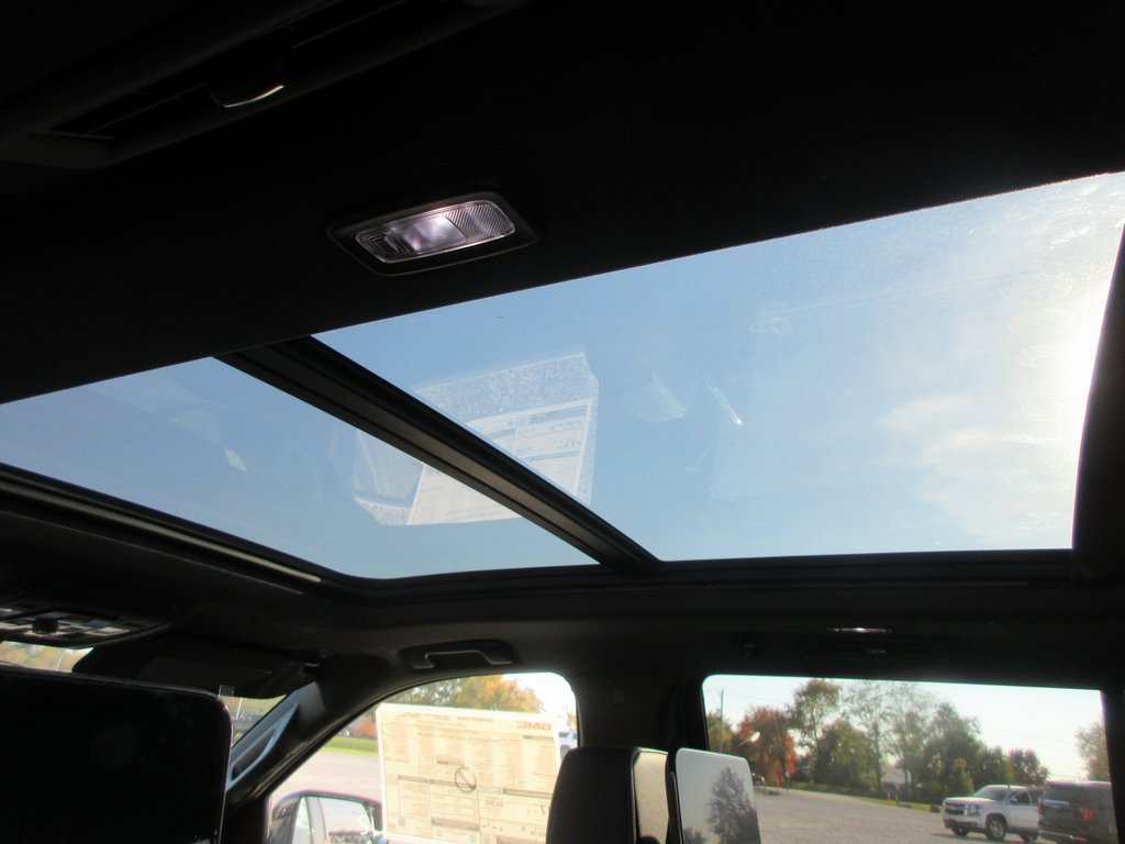 New 2026 GMC Yukon Elevation image 16