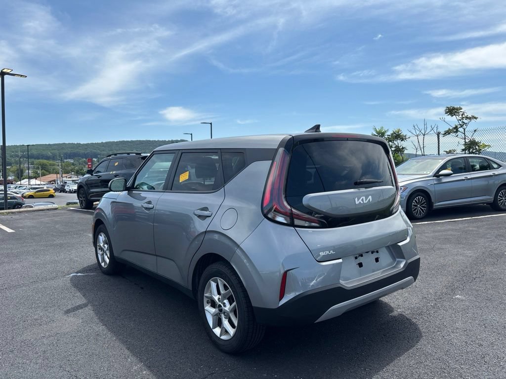 Certified 2024 Kia Soul LX w/ Option Group 015 FWD image 5