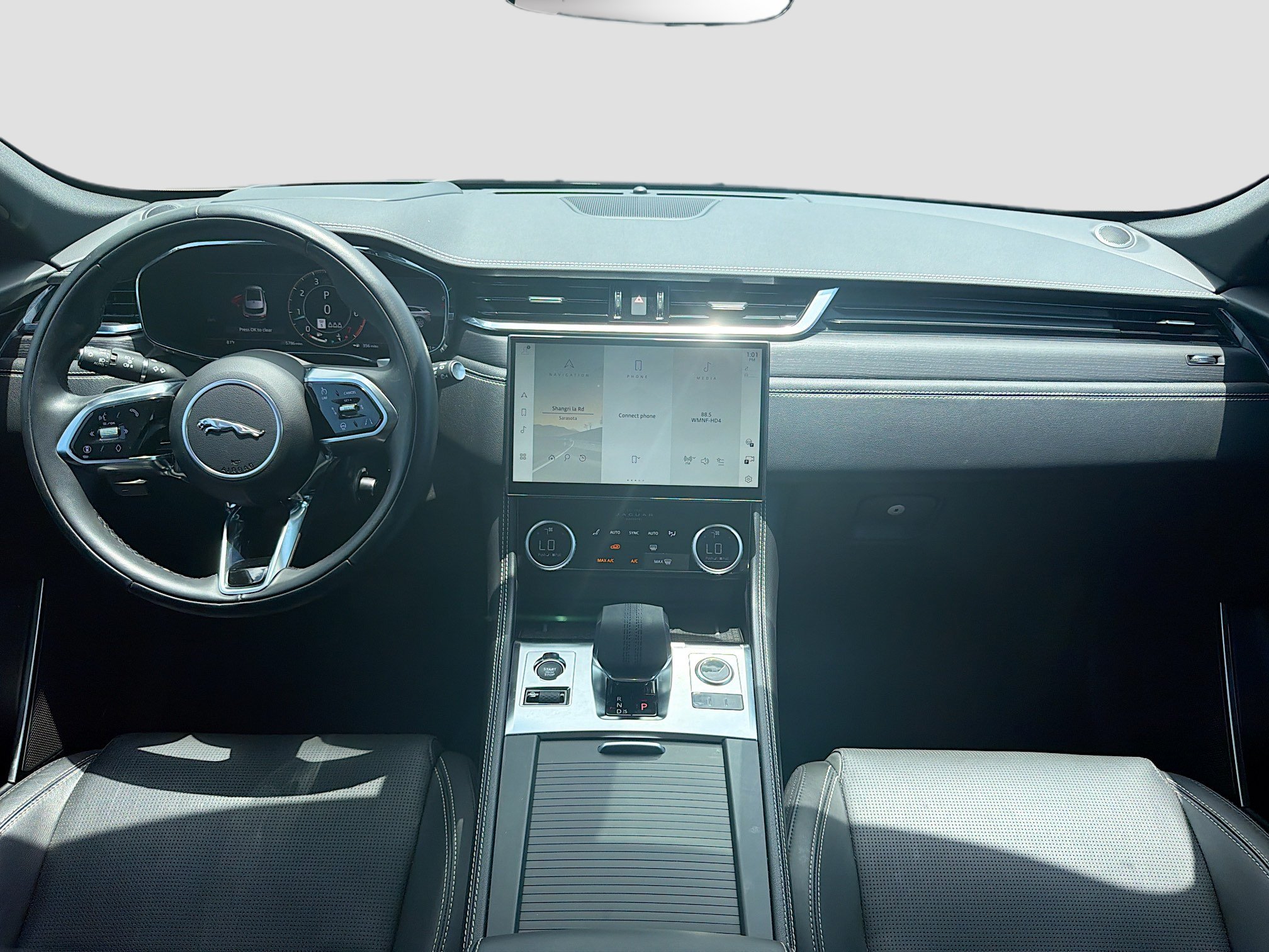 Used 2026 Jaguar F-PACE R-Dynamic S AWD/4WD image 17